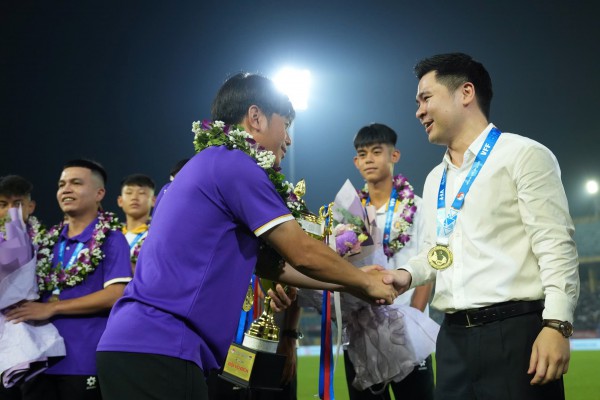 Hà Nội hoàn thiện mảnh ghép vô địch, gợi mở điều này cho bóng đá Việt Nam