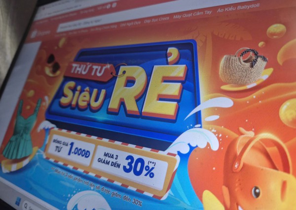 Săn sale để tiết kiệm nhưng lại tiêu tiền nhiều hơn, vì sao?