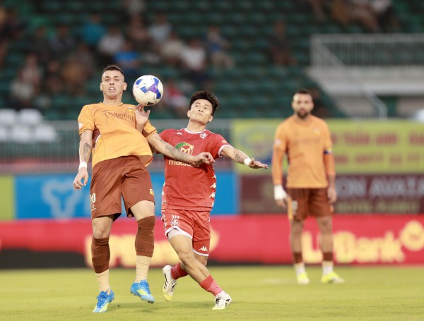 Đình Triệu cùng Trung Kiên hóa… ‘người nhện’, HAGL bị Hải Phòng chia điểm đầy tiếc nuối