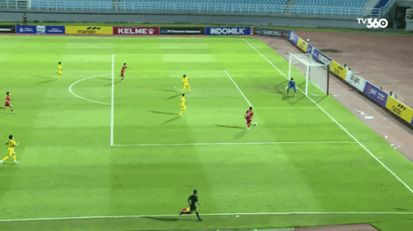 Văn Dương cầu thủ xuất sắc nhất trận chung kết tri ân nhân vật đặc biệt, đó là