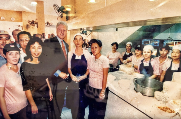 Quán ngon khu chợ Bến Thành: Bún tôm càng 120.000 đồng/tô; bún riêu gánh Việt kiều mê...