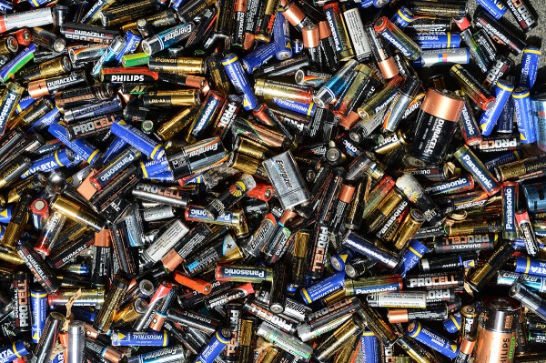 Tại sao pin 'dùng một lần' vẫn tồn tại?