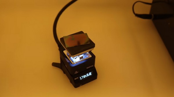 Giá RAM tăng 'phi mã', YouTuber tự xây phòng thí nghiệm để đúc chip nhớ