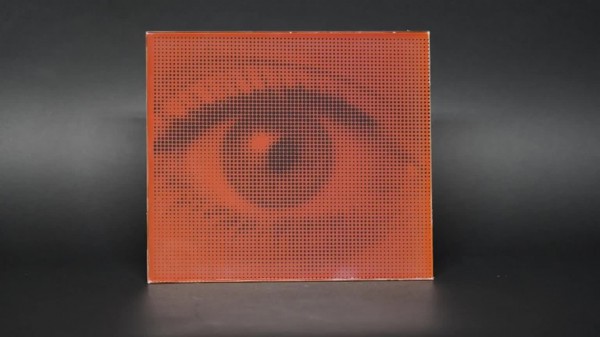 Lớp phủ đặc biệt biến pin mặt trời thành mái ngói đầy màu sắc