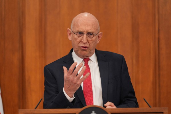 Anh triển khai lực lượng giám sát tàu ngầm Nga, Moscow lên tiếng