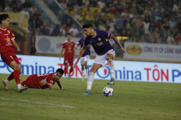 CLB Hà Nội quyết đua vào tốp 3