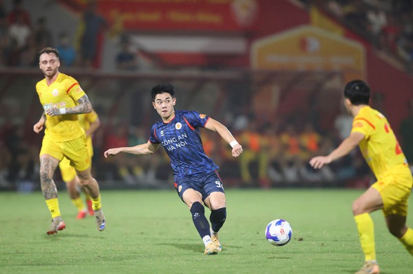 CLB PVF-CAND thoát vị trí 'đèn đỏ' CLB PVF-CAND thoát vị trí 'đèn đỏ'