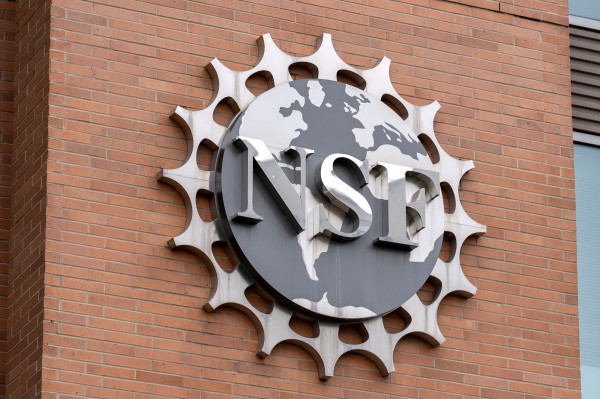 Chính quyền Trump sa thải toàn bộ Hội đồng Khoa học Quốc gia