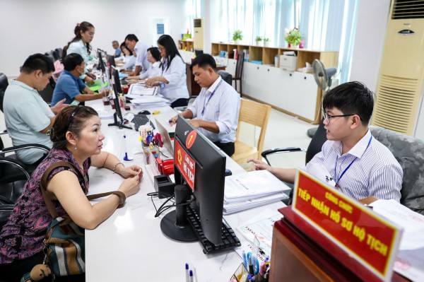 Chủ tịch UBND 112 phường, xã ở TP.HCM không chứng thực giao dịch tài sản Chủ tịch UBND 112 phường, xã ở TP.HCM không chứng thực giao dịch tài sản