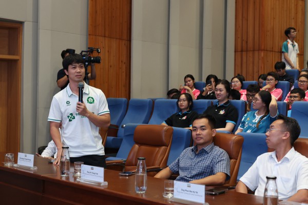 Công Phượng xuất hiện tại lễ công bố UEH League 2026