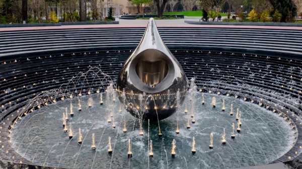 Đằng sau ánh hào quang của những công trình kỷ lục mang tính biểu tượng