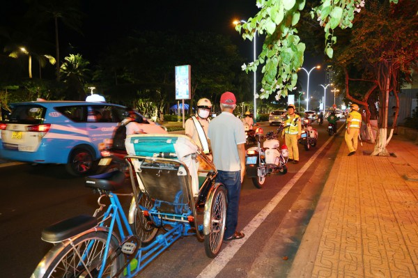 Đề xuất cấm xích lô ở Nha Trang: Sinh kế người lao động sẽ ra sao? Đề xuất cấm xích lô ở Nha Trang: Sinh kế người lao động sẽ ra sao?