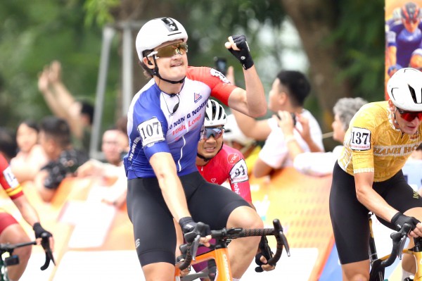 Đoạt áo vàng, ngoại binh đội Vĩnh Long ví Cúp truyền hình TP.HCM với Tour de France