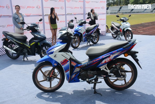 Giá bán cao hơn SH 125i, xe máy số Honda Dash 125 có gì hút khách Việt?