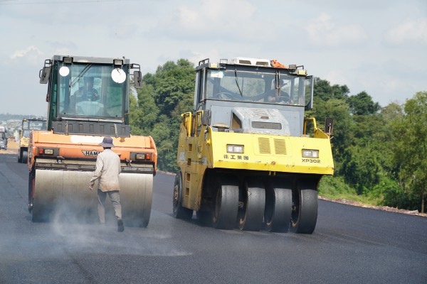 Giá dầu tăng cao làm ảnh hưởng các dự án kết nối sân bay Long Thành
