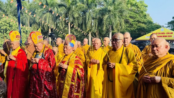 Hơn 3.000 người dân TP.HCM tham gia đại lễ cầu siêu, cầu an tiết thanh minh