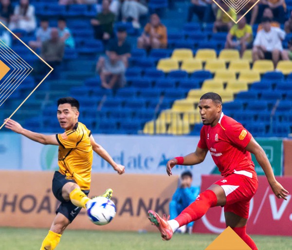 Lê Giang Patrik và… HLV Huỳnh Đức bất lực, Thanh Hóa 'hủy diệt' CLB CA TP.HCM với tỷ số choáng váng!