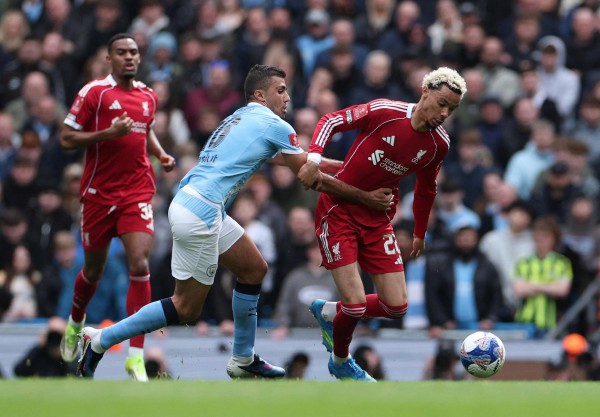 Liverpool trước chặng nước rút 'sống còn'