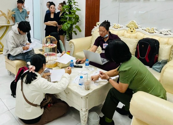 Mạo danh đoàn kiểm tra Sở Y tế TP.HCM để lừa đảo