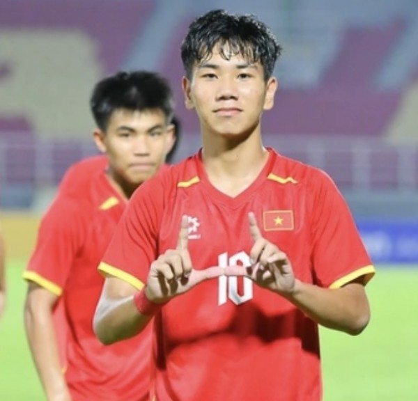 Người hùng Nguyễn Lực và thủ môn Xuân Hòa được AFF vinh danh đặc biệt, U.17 thắng lớn các mặt trận