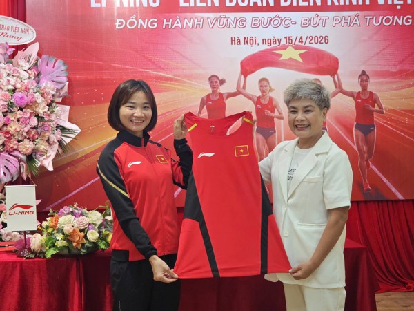 Nguyễn Thị Oanh cùng đội điền kinh Việt Nam đón niềm vui đặc biệt Nguyễn Thị Oanh cùng đội điền kinh Việt Nam đón niềm vui đặc biệt
