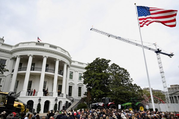 Nhà Trắng muốn tăng hơn 40% ngân sách quốc phòng vì xung đột Iran