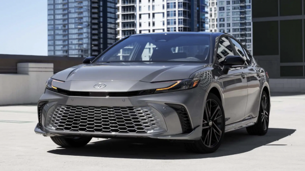 Nhiều hãng ô tô cân nhắc quay lại sản xuất xe sedan