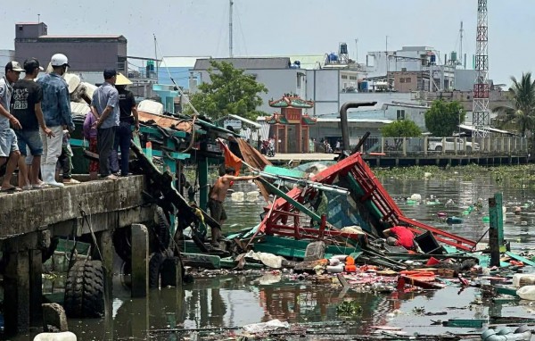 Nổ tàu thu mua hải sản ở An Giang, 5 người bị thương