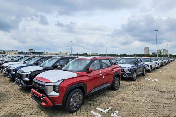 Ô tô: Dù tiêu thụ tăng cao cung vẫn vượt xa cầu Ô tô: Dù tiêu thụ tăng cao cung vẫn vượt xa cầu