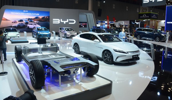 Ô tô Trung Quốc ồ ạt vào Việt Nam, xe giá rẻ từ Indonesia chiếm ưu thế