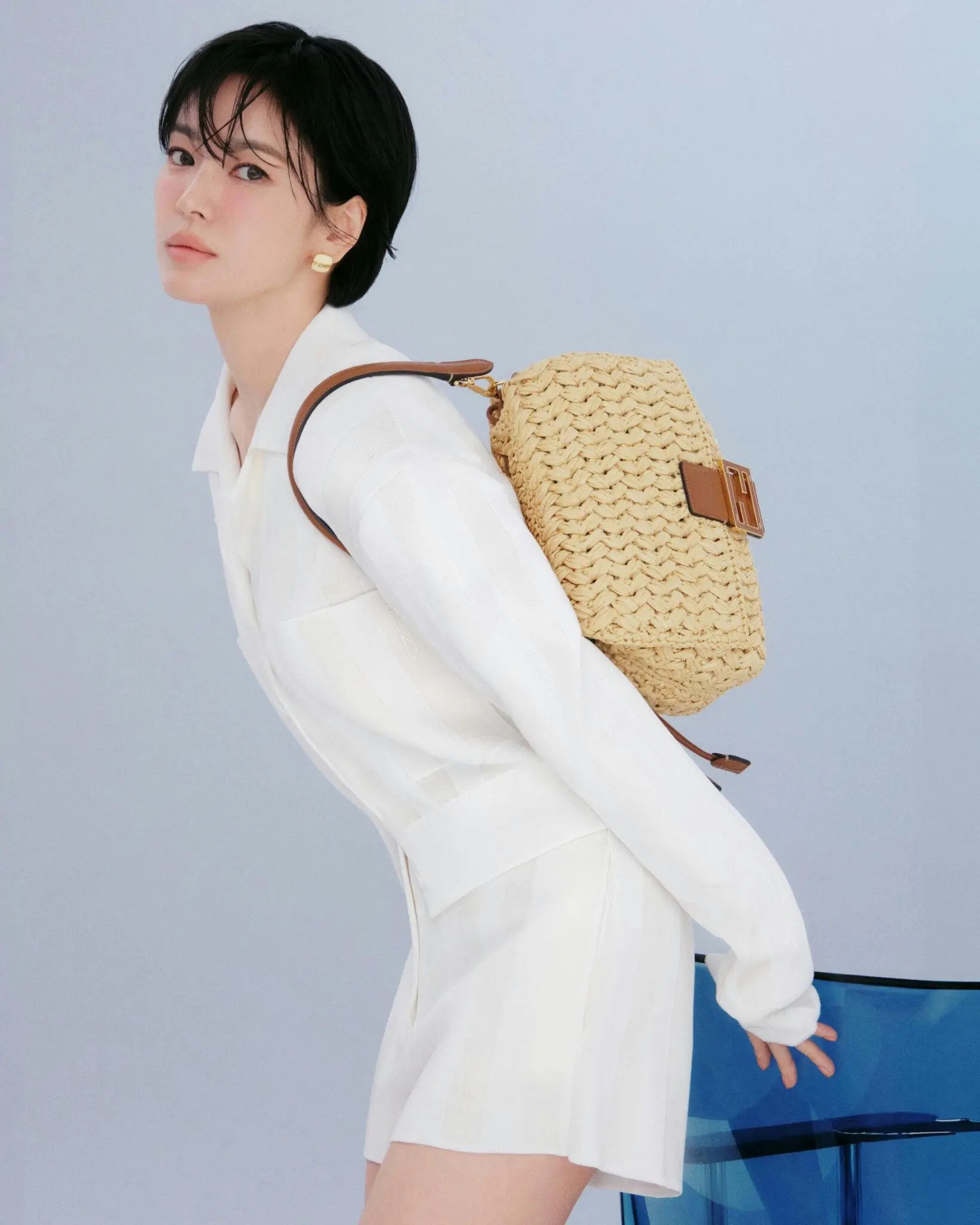 Phong cách công sở mùa hè thanh lịch, tối giản của Song Hye Kyo