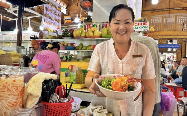 Quán ngon khu chợ Bến Thành: Bún tôm càng 120.000 đồng/tô; bún riêu gánh Việt kiều mê...