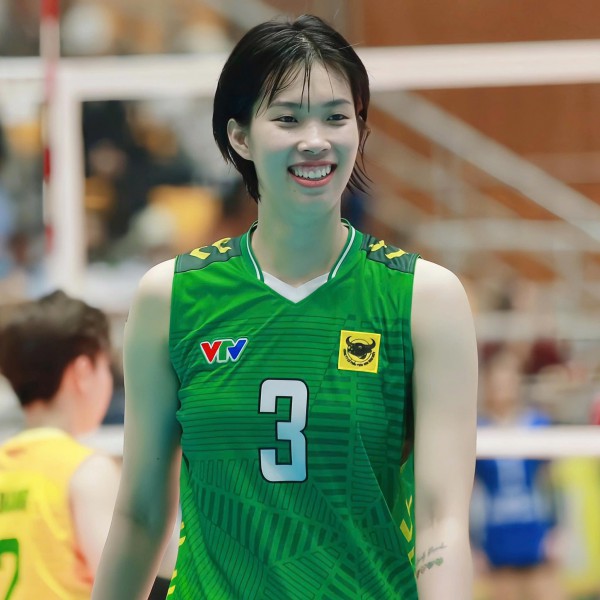 Thanh Thúy ra sân ngay khi về Việt Nam, tỏa sáng cùng VTV Bình Điền Long An