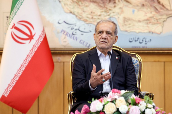 Tổng thống Iran gửi thư nói không 'thù địch' với người dân Mỹ