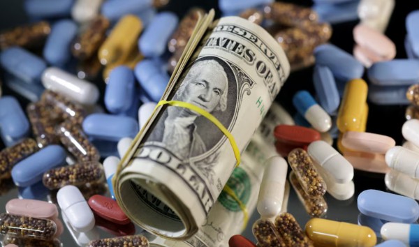 Tổng thống Trump áp thuế đến 100% với một số dược phẩm nhập khẩu Tổng thống Trump áp thuế đến 100% với một số dược phẩm nhập khẩu