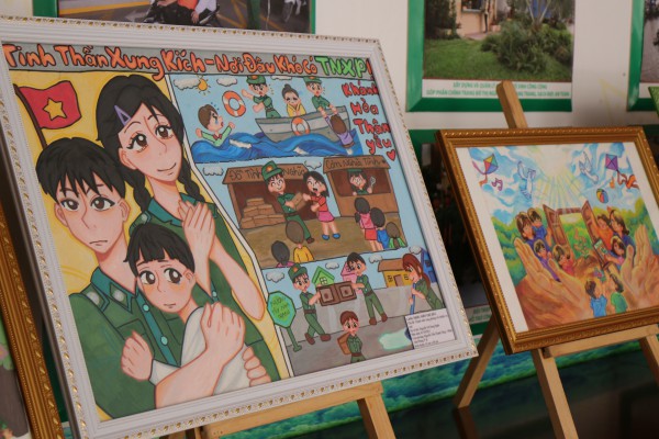 Trẻ em yếu thế kể chuyện Thanh niên xung phong TP.HCM bằng tranh