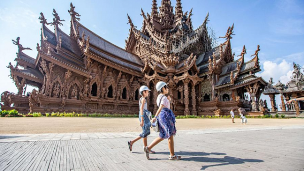 Vì sao Thái Lan muốn 'bắt' khách quốc tế mua bảo hiểm tai nạn trước khi nhập cảnh?