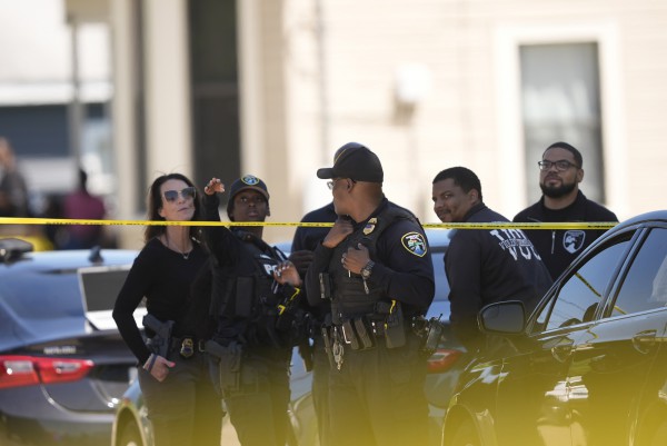 Xả súng hàng loạt tại Mỹ, 8 trẻ thiệt mạng