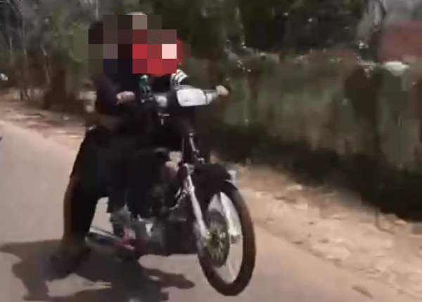Xử lý thanh niên bốc đầu xe máy rồi đăng clip lên mạng xã hội