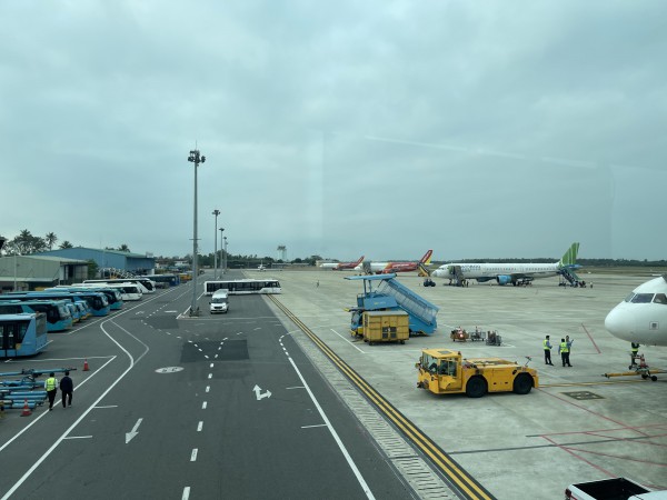 Yêu cầu sân bay lập kế hoạch đổi toàn bộ phương tiện mặt đất sang xe điện