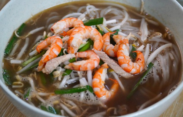 Quán bún nước lèo 40 năm chỉ bán tôm đất: Bà chủ khó tính, sẵn sàng đóng cửa nếu...