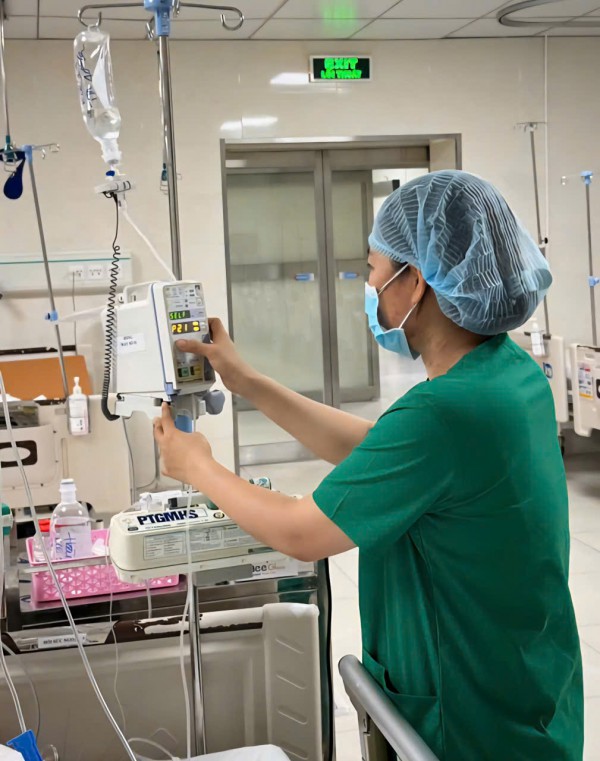 Bệnh viện Nguyễn Tri Phương cứu người đứt lìa động mạch cổ do tai nạn