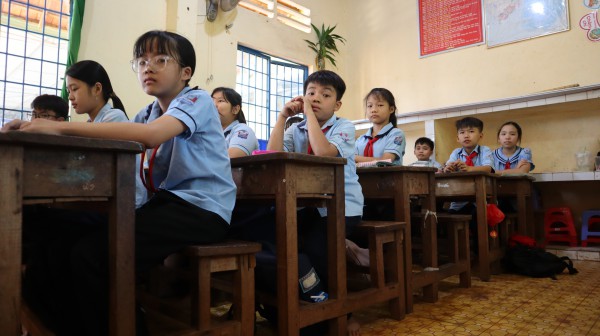 Nhà trường 'kêu cứu' vì lớp học xuống cấp trong vùng quy hoạch bô xít
