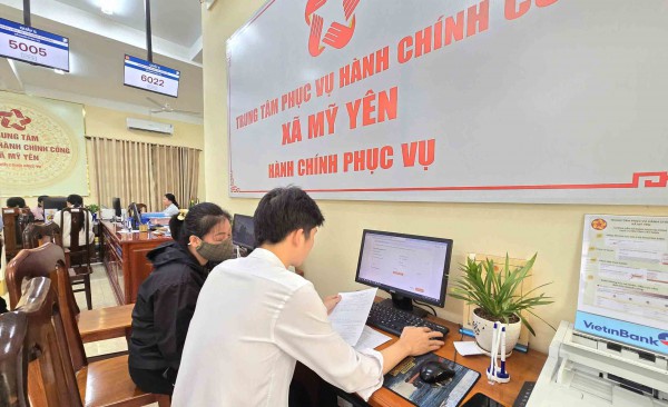 Thủ tục gọn, dân lợi: Số hóa từ cơ sở giúp dân 'đến xã là xong'
