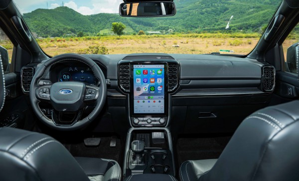 Ford Everest mới có thêm bản máy xăng tại Việt Nam, giá 1,629 tỉ đồng