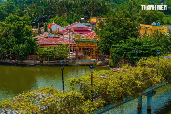 Đình cổ hơn 150 năm 'giữa dòng kênh' độc bản ở TP.HCM, được vua ban sắc phong Đình cổ hơn 150 năm 'giữa dòng kênh' độc bản ở TP.HCM, được vua ban sắc phong