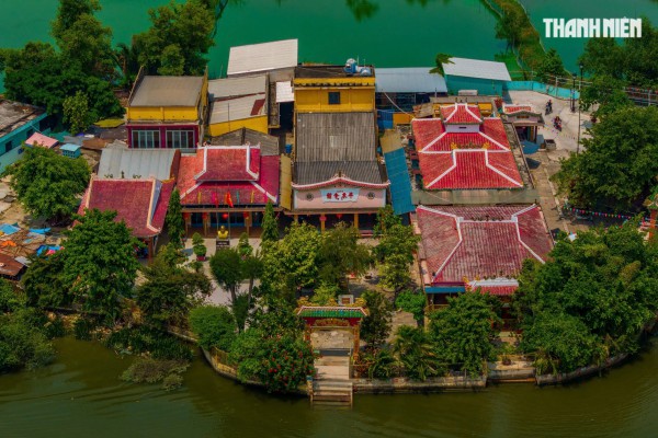 Đình cổ hơn 150 năm 'giữa dòng kênh' độc bản ở TP.HCM, được vua ban sắc phong Đình cổ hơn 150 năm 'giữa dòng kênh' độc bản ở TP.HCM, được vua ban sắc phong