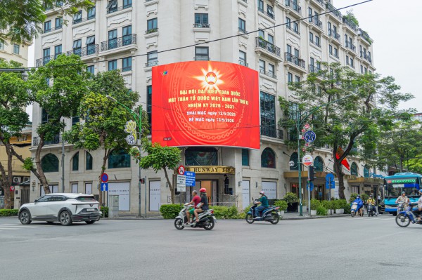 Hà Nội rực rỡ cờ hoa trước thềm Đại hội MTTQ Việt Nam lần thứ XI