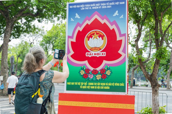Hà Nội rực rỡ cờ hoa trước thềm Đại hội MTTQ Việt Nam lần thứ XI