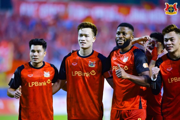 Chỉ 1 Hoàng Đức vẫn giúp Ninh Bình thắng dễ đội khó chịu nhất V-League Chỉ 1 Hoàng Đức vẫn giúp Ninh Bình thắng dễ đội khó chịu nhất V-League